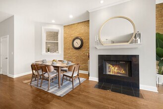 1727 N Clybourn Ave in Chicago, IL - Foto de edificio - Building Photo