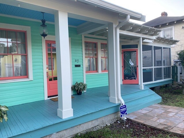 845 Bungalow Ct in New Orleans, LA - Foto de edificio