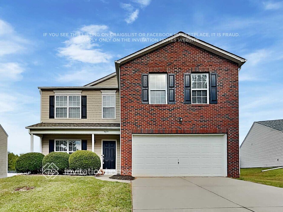 9619 Duxford Ln in Charlotte, NC - Building Photo