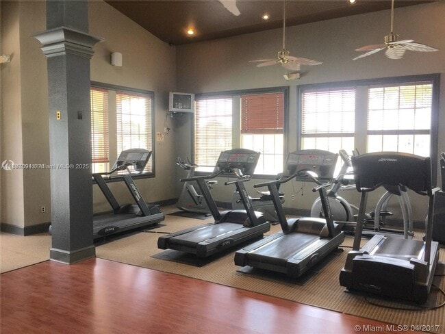 2516 Centergate Dr in Miramar, FL - Building Photo - Building Photo