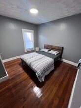 17 Ashley St, Unit 3 in New Bedford, MA - Building Photo - Building Photo