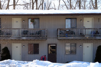 Halfmoon Court Apartments in Clifton Park, NY - Foto de edificio - Building Photo