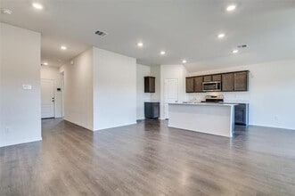 611 Chuck Wagon Dr in Royse City, TX - Building Photo - Building Photo