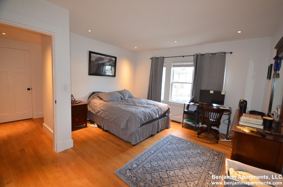 15 Elmira St, Unit 1 in Boston, MA - Foto de edificio