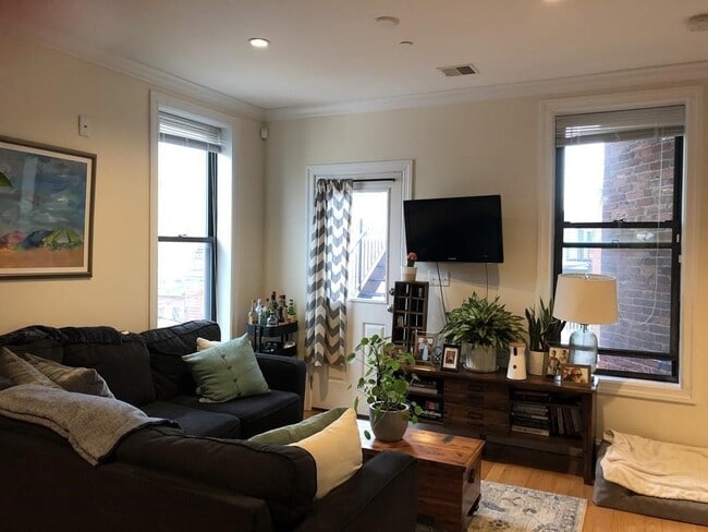 90 White St in Boston, MA - Building Photo - Building Photo