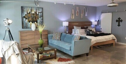 1111 S Akard St in Dallas, TX - Foto de edificio - Building Photo