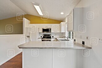 23713 E Maxwell Ave in Liberty Lake, WA - Building Photo - Building Photo