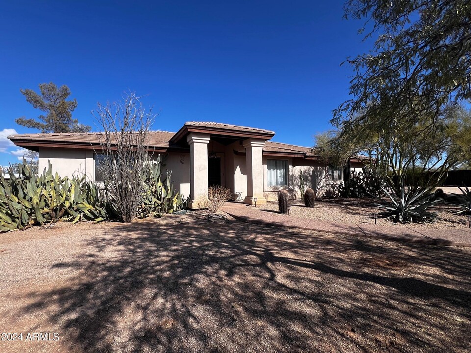 4728 E Ron Rico Rd in Cave Creek, AZ - Building Photo