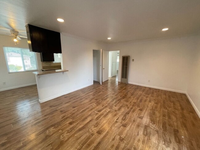 7033 Fulton Ave, Unit Unit 03