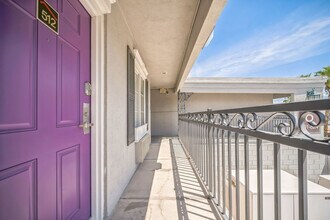 4350 Paradise Rd in Las Vegas, NV - Building Photo - Building Photo