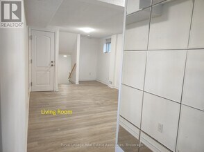 2953 Oslo Crescent in Mississauga, ON - Building Photo - Building Photo