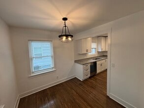 3742 Anioton Ct in Cincinnati, OH - Foto de edificio - Building Photo