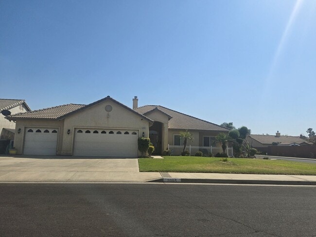 2095 Independence Pl in Hanford, CA - Building Photo - Building Photo