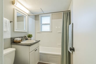 Forest Ridge Apartments in Parma, OH - Building Photo - Building Photo
