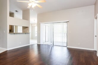 1455 Thornbank Ln in Royal Palm Beach, FL - Foto de edificio - Building Photo