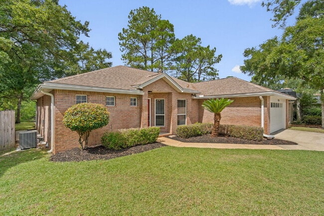 1028 Arthur Ashe Ct in Fort Walton Beach, FL - Building Photo - Building Photo