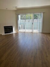 583 E Jasmine Cir in Santa Rosa, CA - Building Photo - Building Photo