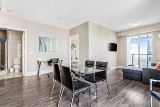 228 Wellington St W in Toronto, ON - Building Photo - Building Photo