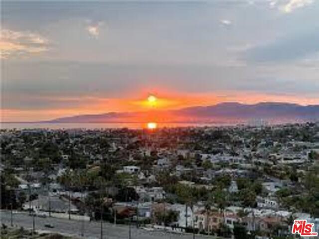 4265 Marina City Dr-Unit -1005 in Marina Del Rey, CA - Building Photo