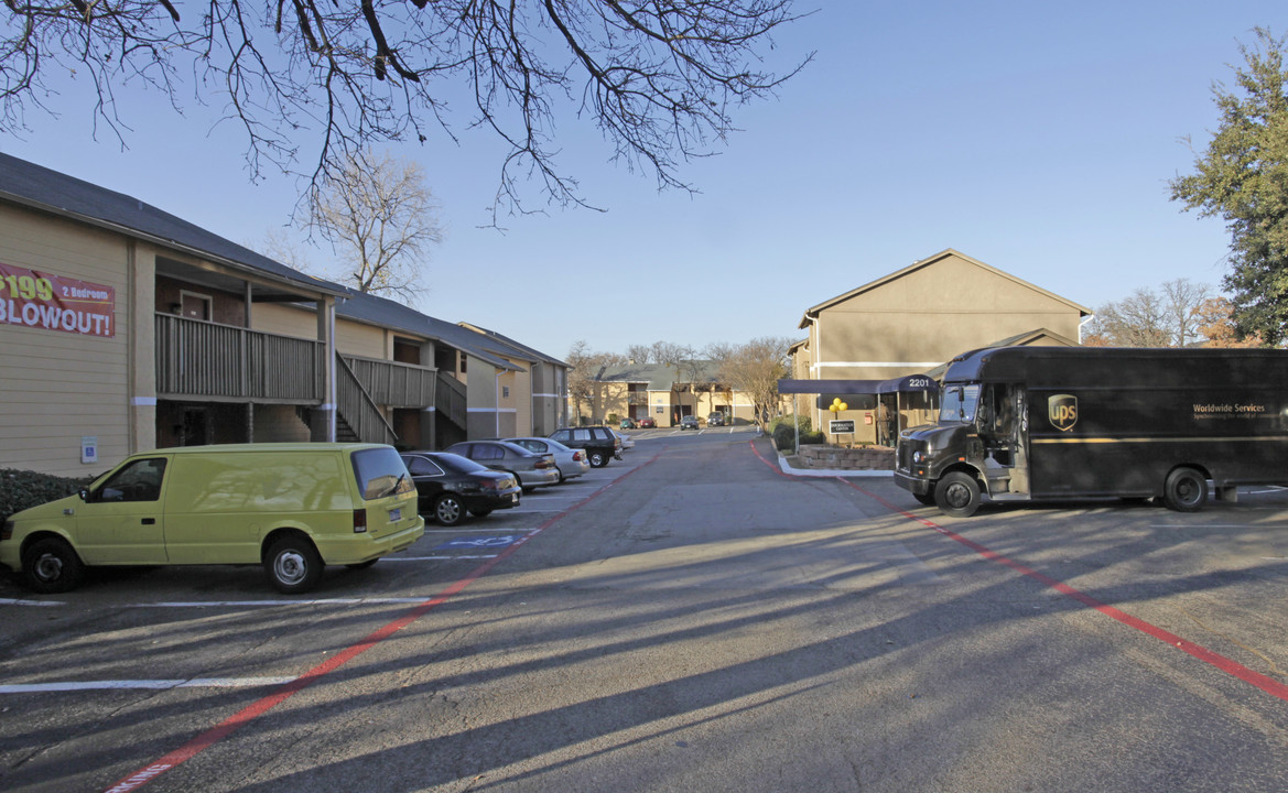 Villas at Arroyo Springs in Arlington, TX - Foto de edificio