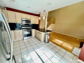 403 Canterbury Way in Princeton, NJ - Building Photo - Building Photo