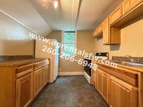 2411 Fox Ave in Fort Wayne, IN - Building Photo - Building Photo
