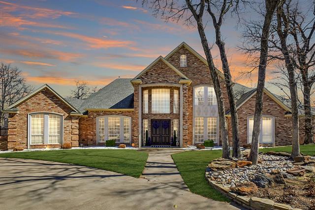 property at 208 Wellington Oaks Pl