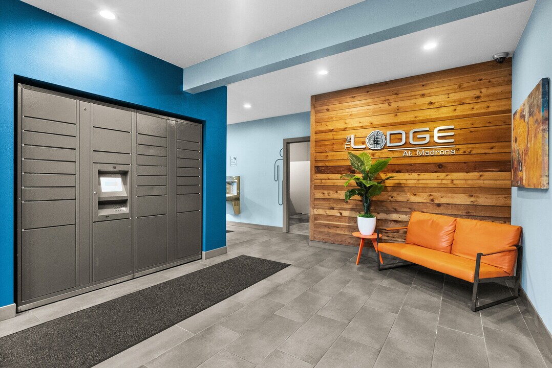 Lodge at Madrona Ridge in Tacoma, WA - Building Photo