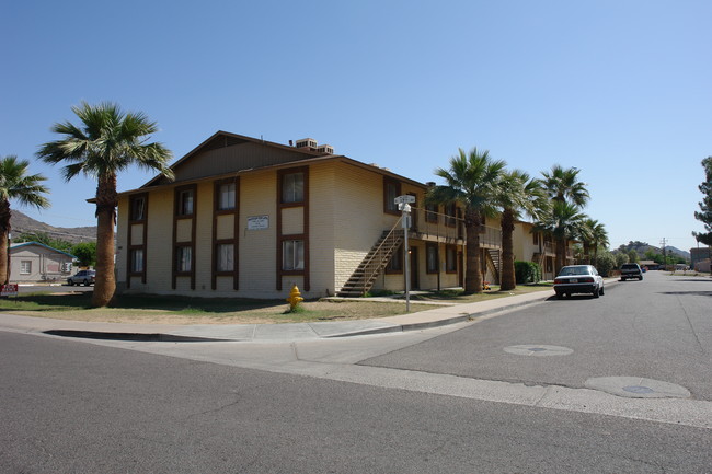 Mountain View Apartments in Phoenix, AZ - Building Photo - Building Photo