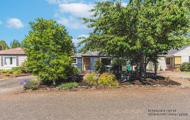 4915 NE 78th Ave in Portland, OR - Building Photo - Building Photo
