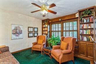923 S Bruner St in Hinsdale, IL - Building Photo - Building Photo
