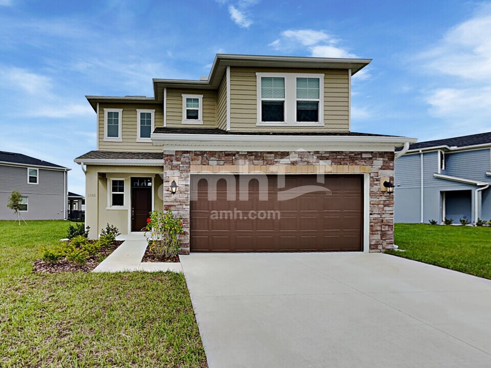 1048 Walden Pond Dr in Plant City, FL - Foto de edificio