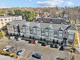 313 Woodland Pl, Unit 208 in Leonia, NJ - Building Photo