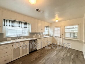 354 E 21st St in Merced, CA - Building Photo - Building Photo