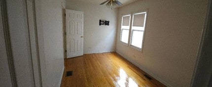 548 E 89th St, Unit 2 in Chicago, IL - Foto de edificio - Building Photo