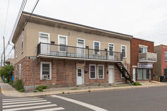 988 Saint-Louis Rue in Lachine, QC - Building Photo - Building Photo