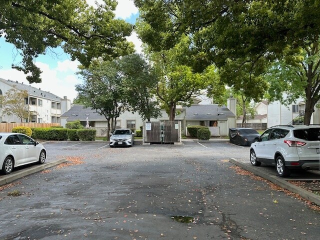 Winchester Apartments in Lodi, CA - Building Photo