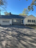 2536 Boston Post Rd in Darien, CT - Building Photo