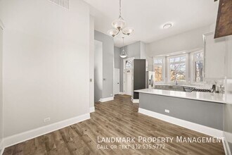 6431 W 64th Pl in Chicago, IL - Building Photo - Building Photo