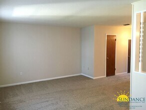 35 E 10th St in Shalimar, FL - Foto de edificio - Building Photo