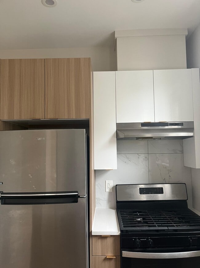 162 Ocean Ave, Unit 2B in Jersey City, NJ - Foto de edificio - Building Photo