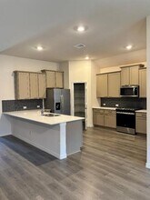 10306 Twisting Spgs Dr in Krugerville, TX - Building Photo - Building Photo