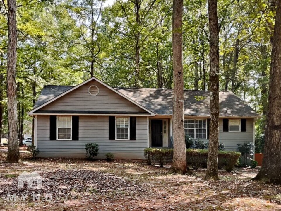 70 Briarwood Ct in Newnan, GA - Building Photo