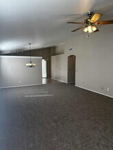 2049 W Cholla Vista Dr in Tucson, AZ - Building Photo - Building Photo