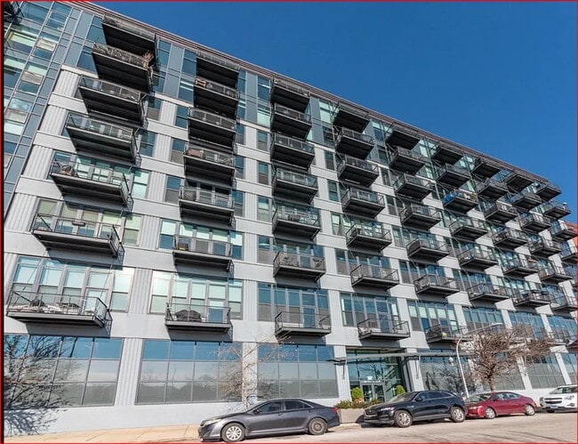 property at 1224 W Van Buren St