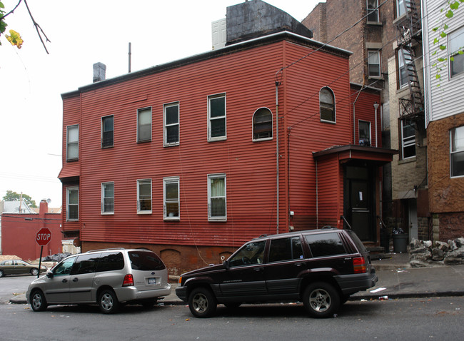 48 Saratoga Ave in Yonkers, NY - Building Photo - Building Photo