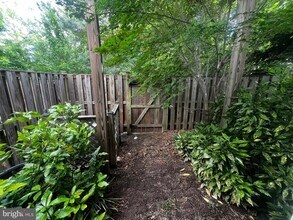 8195 Falls Grove Dr in Manassas, VA - Building Photo - Building Photo