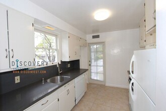 2411 Russell St in Berkeley, CA - Building Photo - Building Photo
