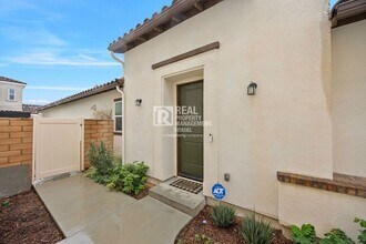 365 Huntington Ct in Rialto, CA - Building Photo - Building Photo