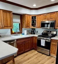 11 Pike St in Dartmouth, MA - Building Photo - Building Photo